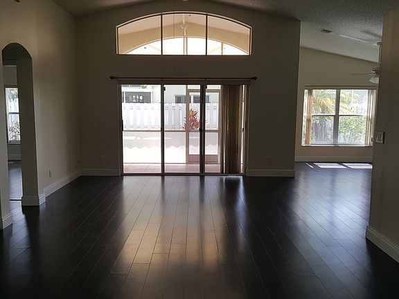 4th image of 7804 Manor Forest Ln