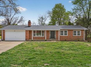 16 Pines Dr, Saint Peters, MO