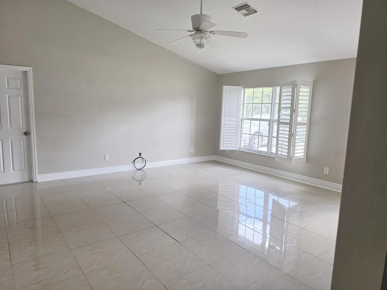 3 bed, 2.0 bath, 1280 sqft, $2,495 — Photo 4