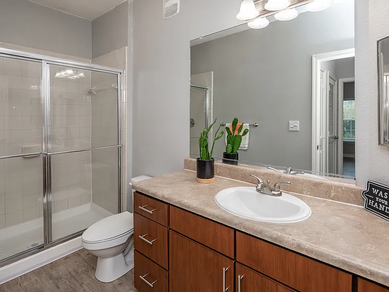 Jaguar 2B-2BA Bathroom