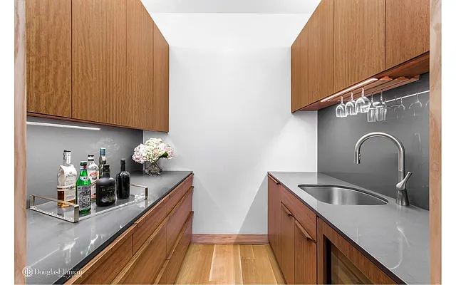 Sold by Douglas Elliman | media 21