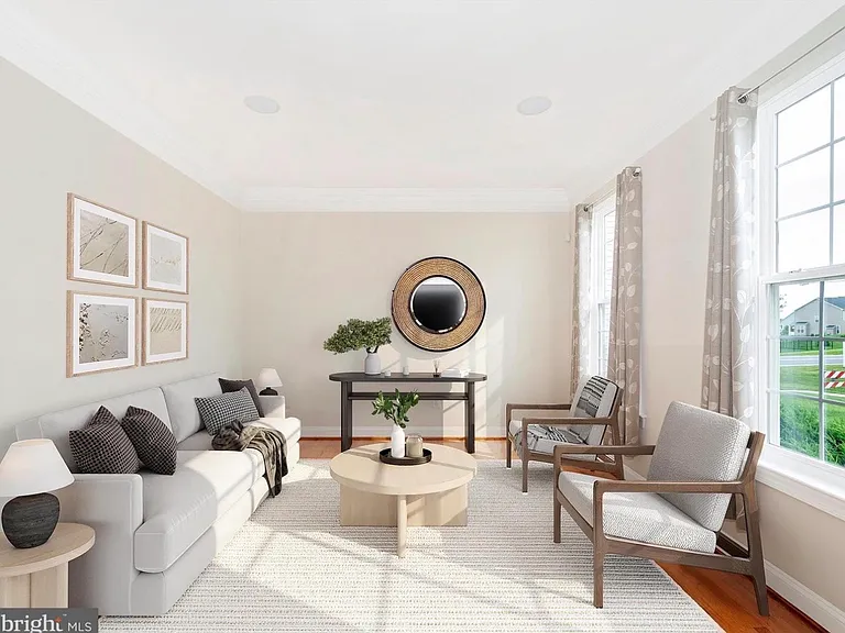 404 Tailor St — Photo 4