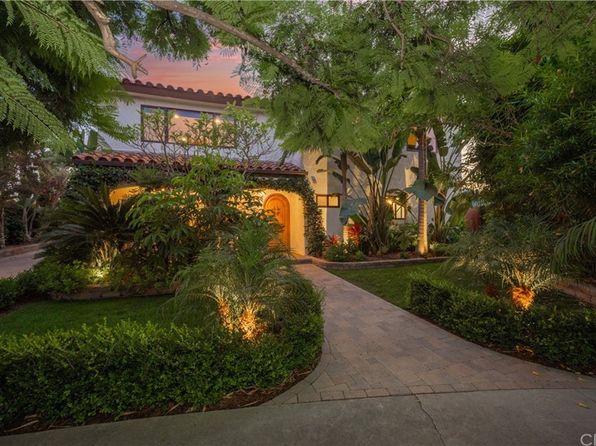 1337 Vuelta Grande Ave