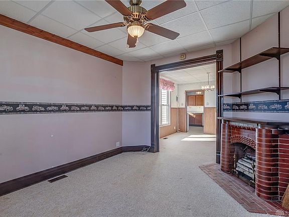 2nd image of 300 S Main St