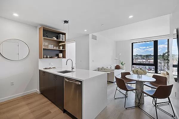 1st image of 72-01 Queens Blvd #803