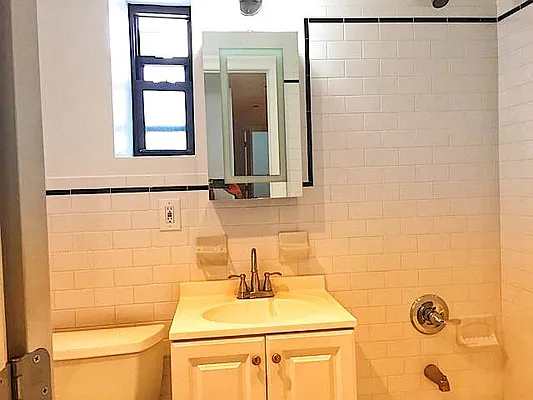 Rented by Friedman Roth Realty | media 20