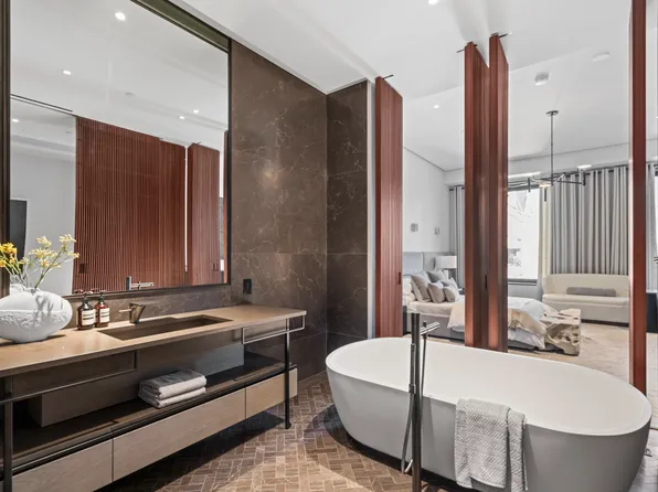 730 Fifth Avenue image 10 of 46