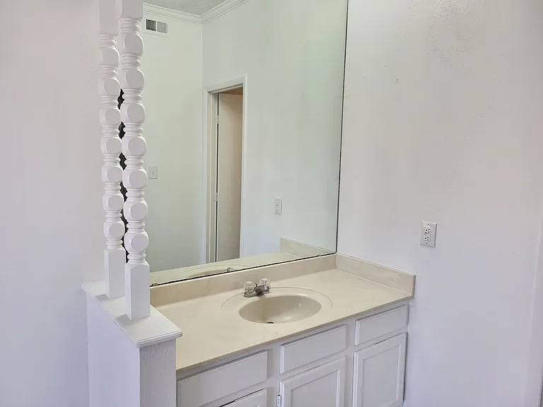 2520 E 7th St #D — Photo 10