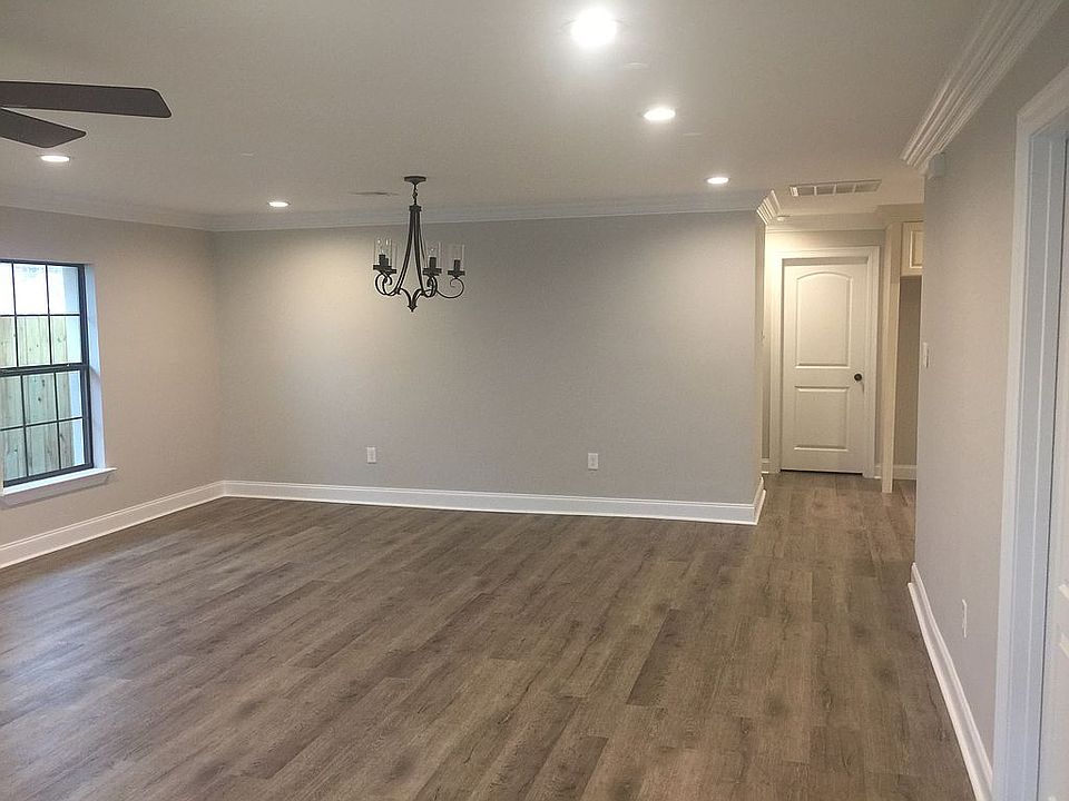 1st image of 808 Waltham St