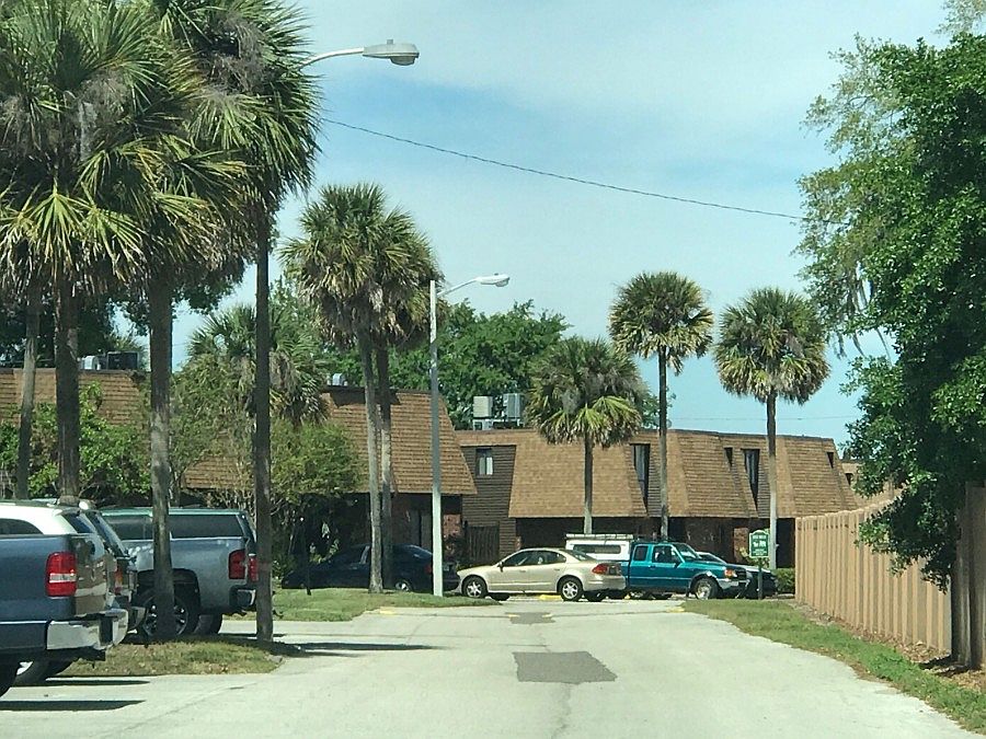 2nd image of 1836 Crystal Lake Dr