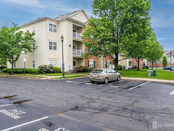 3rd image of 311 Coppola Dr