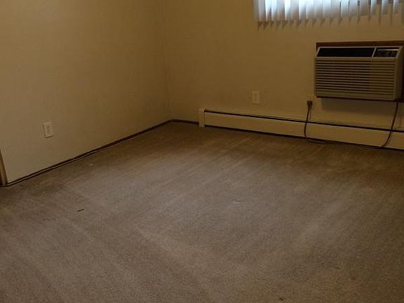 5th image of 45844 Cass Ave APT 4