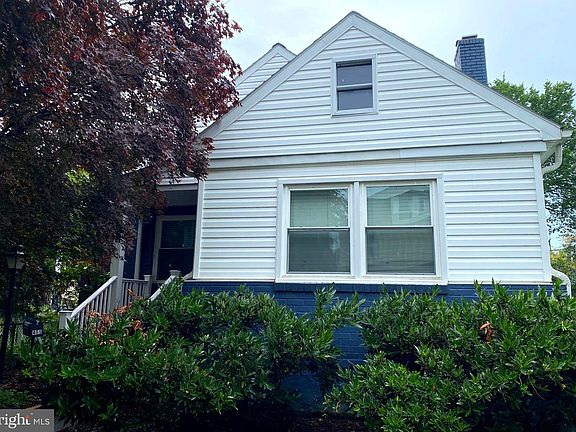 2nd image of 401 E Del Ray Ave