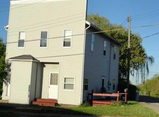 2 N Main St, Middleport, NY 14105