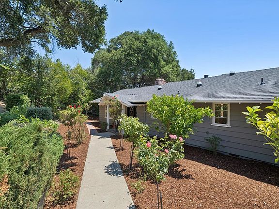 5th image of 136 Jane Dr