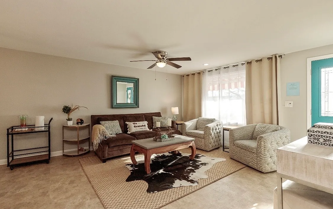 4 bed, 2.5 bath, 2598 sqft, $3,750 — Photo 2