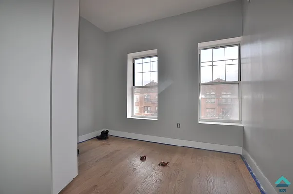 Rented by EXR | media 6