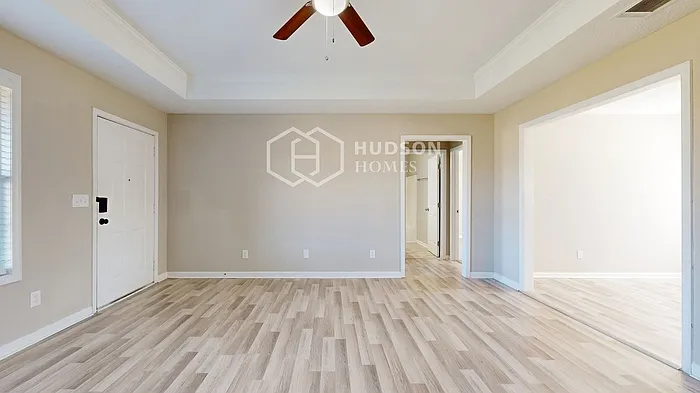 8014 Valencia Dr — Photo 6