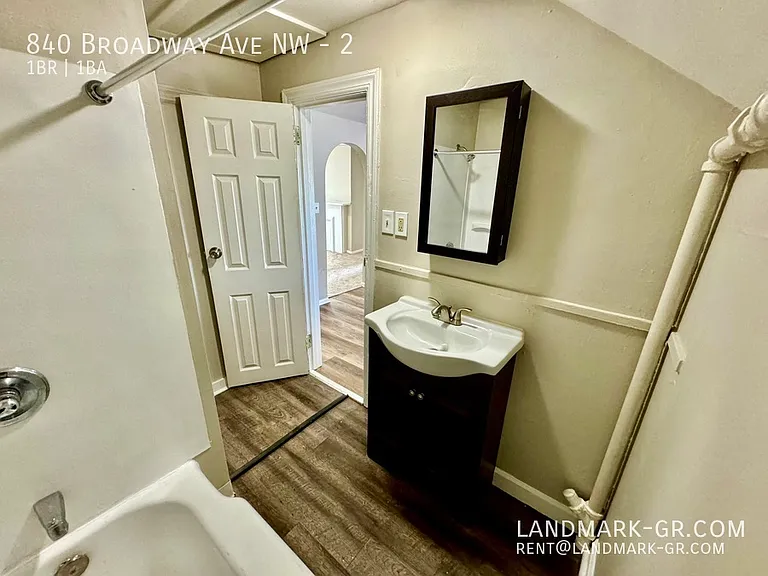 840 Broadway Ave NW #2 — Photo 12
