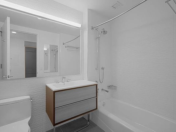 5th image of 10 City Pt APT 27C