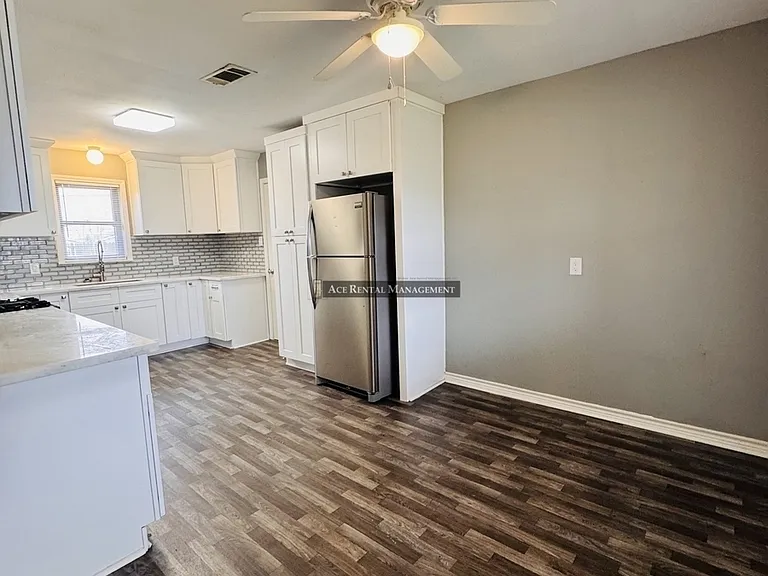 1212 S 36th St — Photo 3