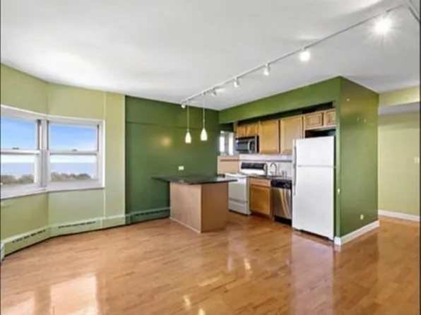 4980 N Marine Dr, Chicago, IL