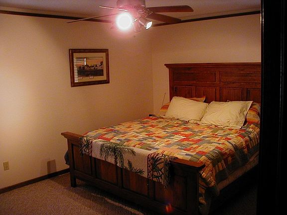 MASTER BED ROOM