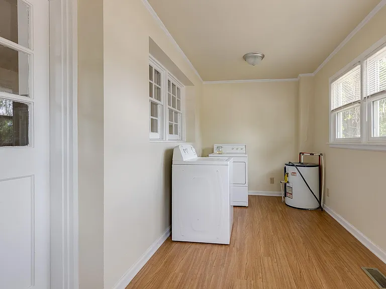 315 N Maple St — Photo 6