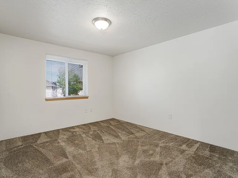 Waverly Square Apartments — Photo 14