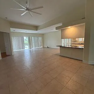3 bed, 3.0 bath, 2199 sqft, $5,600 — Photo 4