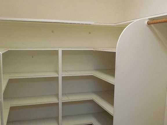 Walk-in Pantry