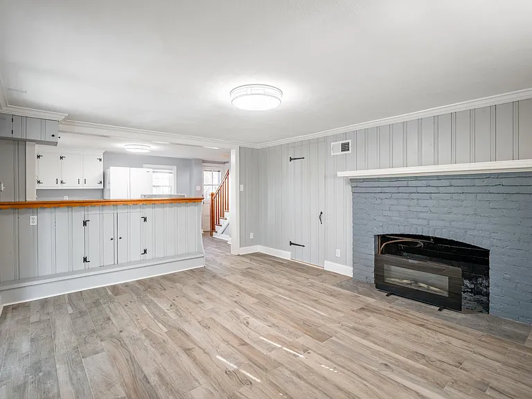 2102 Oakwood Ln — Photo 14