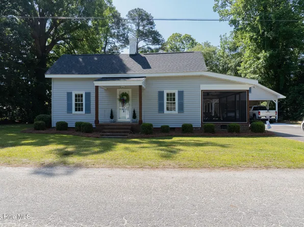 512 S Ashe Street, Bladenboro, NC 28320