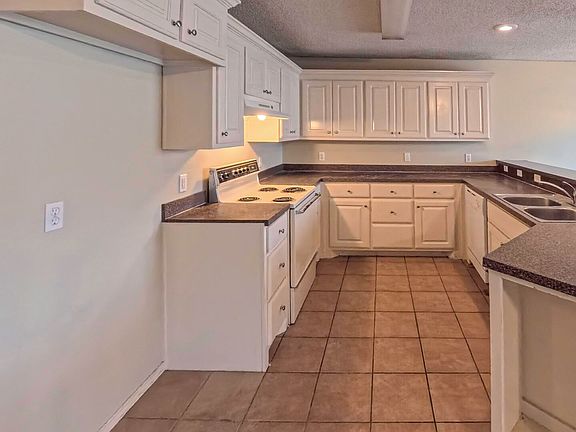 4th image of 3102 110th St