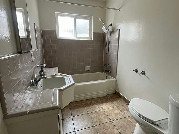 5th image of 6351 Templeton St APT C