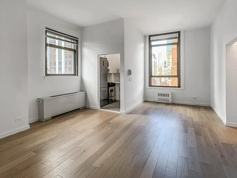 4 Park Ave #18A — Photo 2
