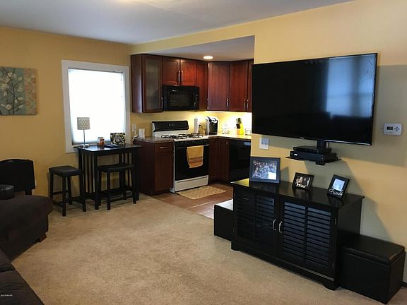 2nd image of 205 E 34th St APT 1