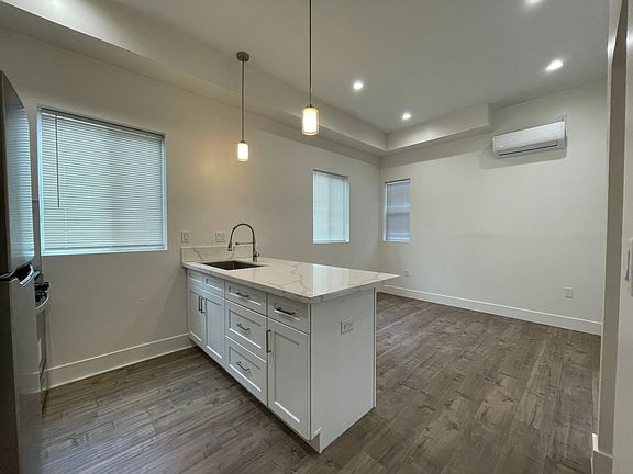 3rd image of 506 1/4 N Sweetzer Ave