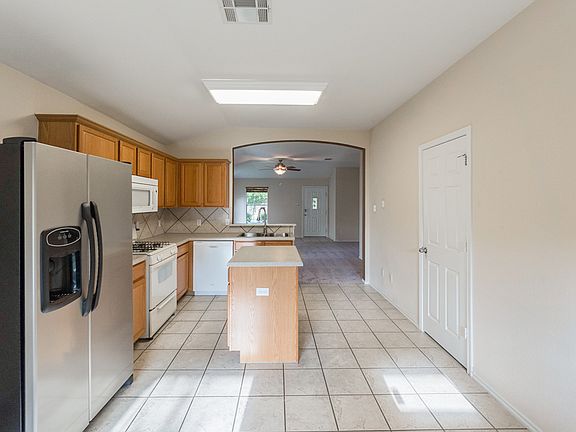 2nd image of 257 Western Dr