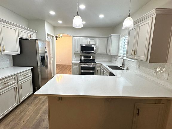 5th image of 4708 W 28th Pl