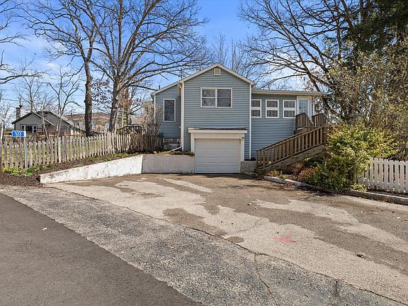 2nd image of 523 Valley ROAD