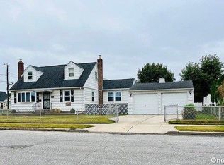 2070 Franklin Ave, East Meadow, NY 11554