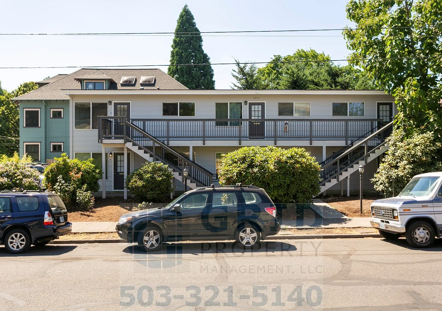 Spacious 2 Bedroom Apartment Available in Buckman Neighborhood! — Photo 2