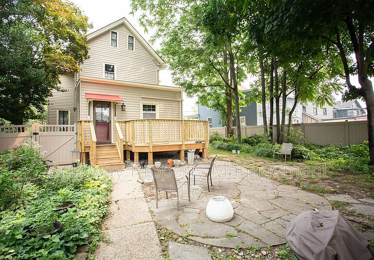 16 Union St — Photo 39