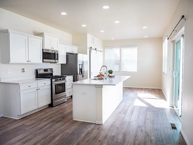 1007 N Viewmont Rd — Photo 18