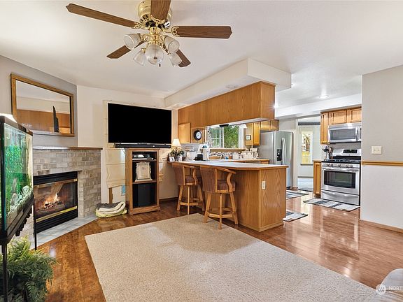 5th image of 6124 Thornbury Court SE
