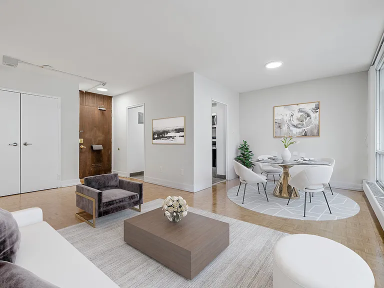 55 Brownlow Ave — Photo 6