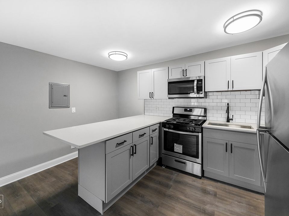 Dryden Apartments kitchen