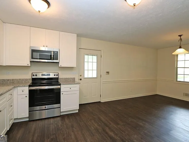 4215 Fawn Ln SE — Photo 9
