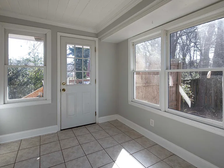 2441 N Decatur Rd — Photo 9